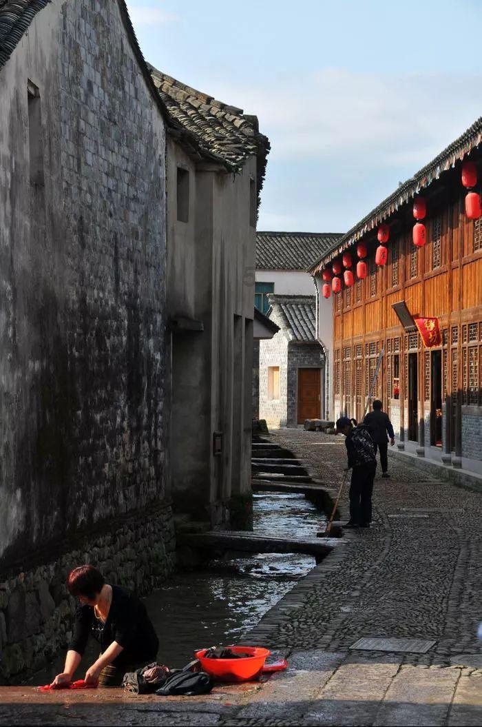 南宁工务段携手共建幸福家园